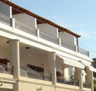 Oasis Hotel Masouri Esterno foto